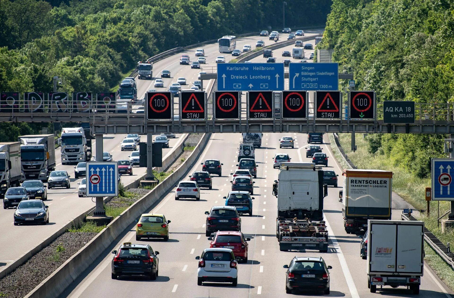 Autobahn в Германии. Автомагистрали Германии ограничение скорости. Ограничение скорости на автобанах Германии. 28 Автобан Германия. Цена автобане