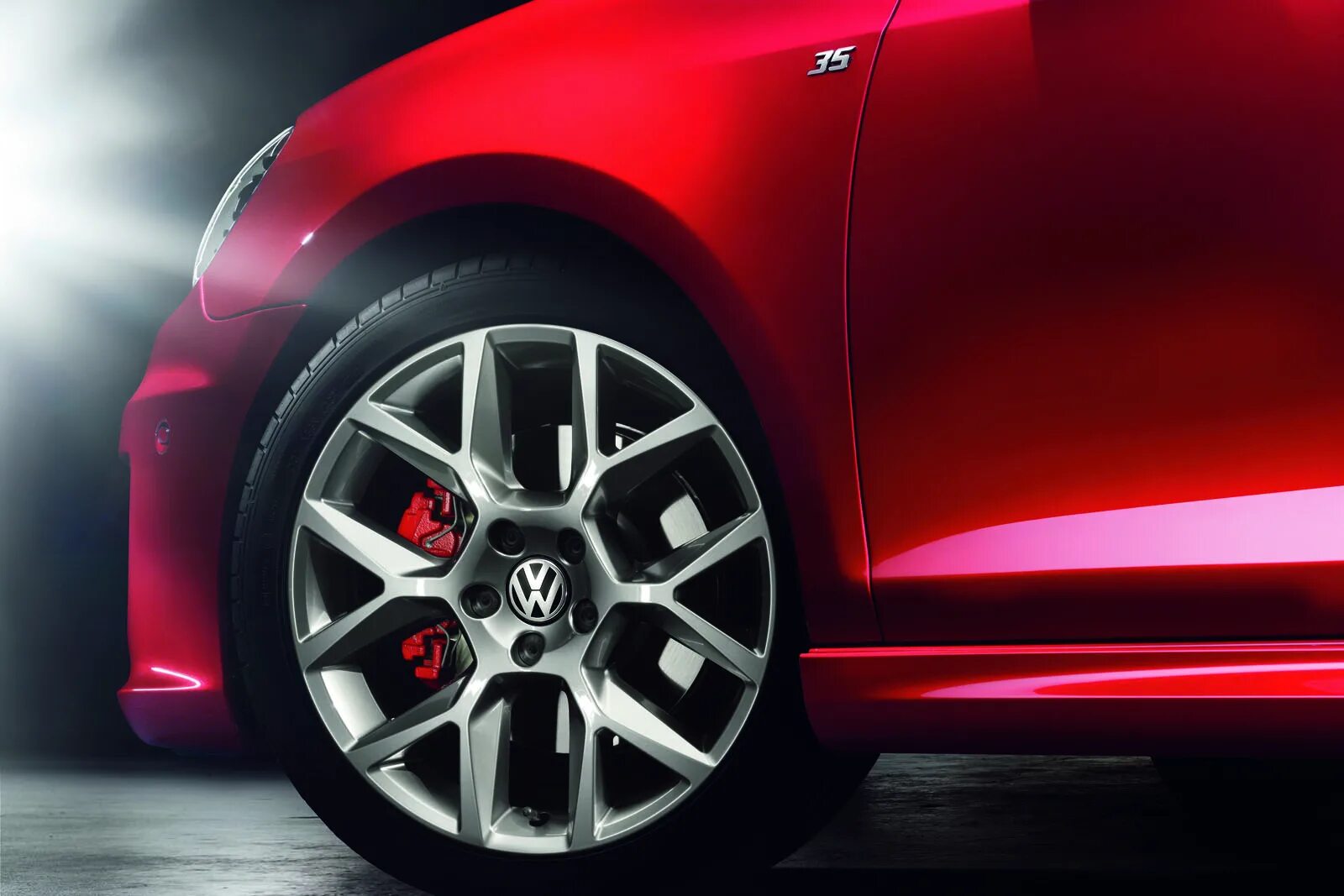 Какие диски подходят. Диски 18 гольф гти 35. диски vw gti. диски volkswagen gti. гольф гти диски размер.
