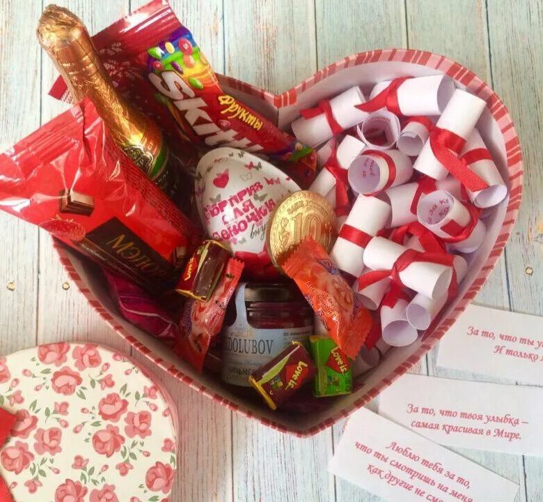 подарок любимой девушке. оригинальный подарок девушке на 14. коробочки с цветами и сладостями. оригинальный подарок девушке на 14. оригинальные подарки на день святого валентина.