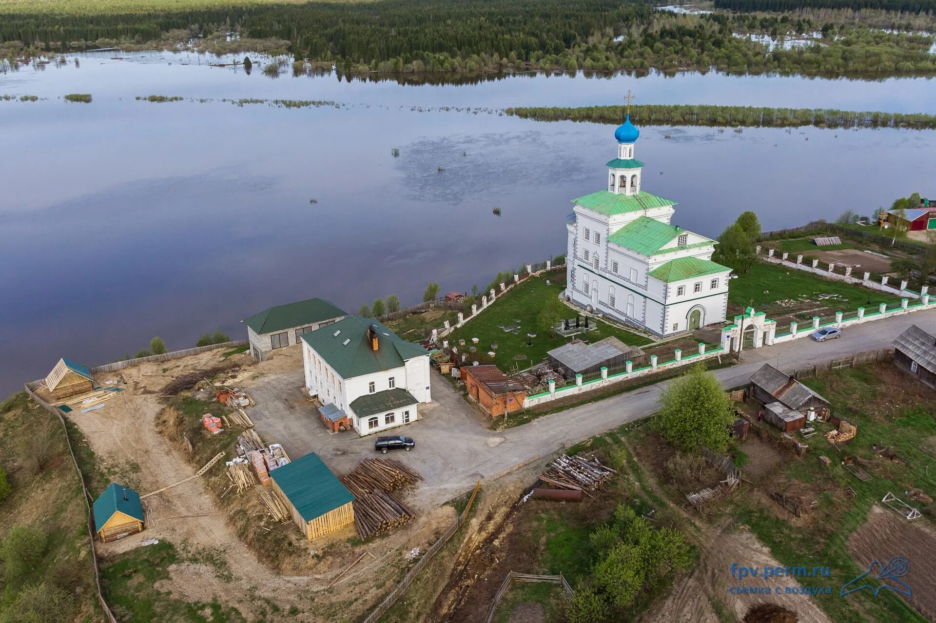 Троицкий холм чердынь. Чердынь пермский край. Троицкое городище чердынь. Храм илии пророка чердынь. Чердынский кремль чердынь.