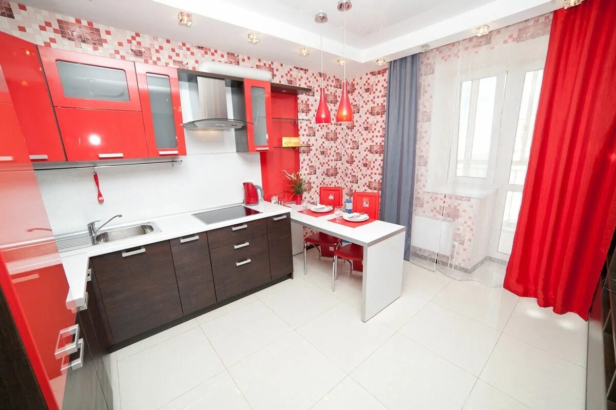 Белый холодильник в интерьере. Кухня 99. Кухонные гарнитуры. Кухня ретро 2022. Черная кухня в стиле лофт.