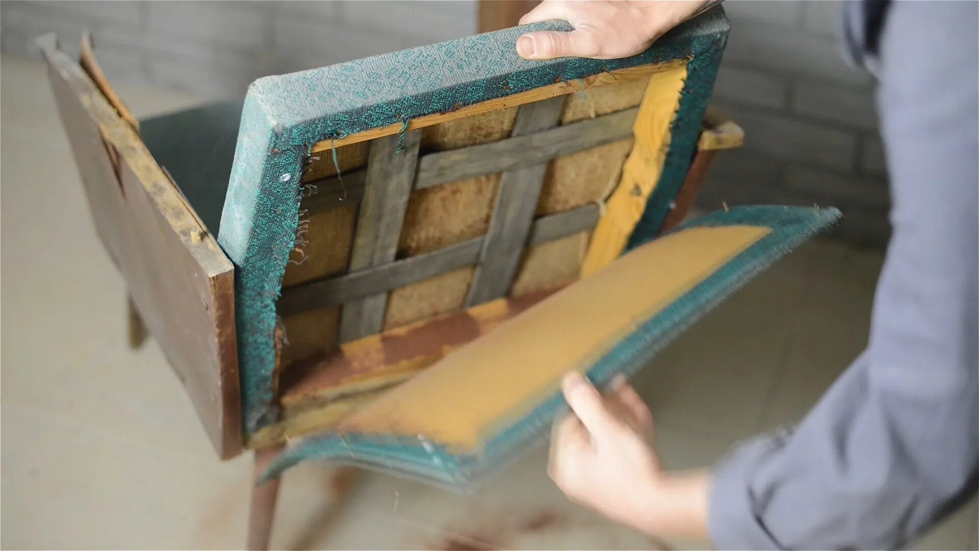 Реставрация стульев из дерева своими руками в домашних условиях. Реставрация изделий при помощи эпоксидки. Реставрировать видео