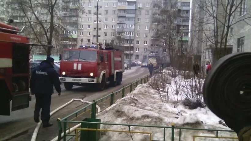 Аварийные службы орехово зуево телефоны. Пожар в Орехово Зуево. Пожарная служба Орехово Зуево. Пожар в Фениксе Орехово-Зуево. Пожар в Орехово Зуево сейчас.