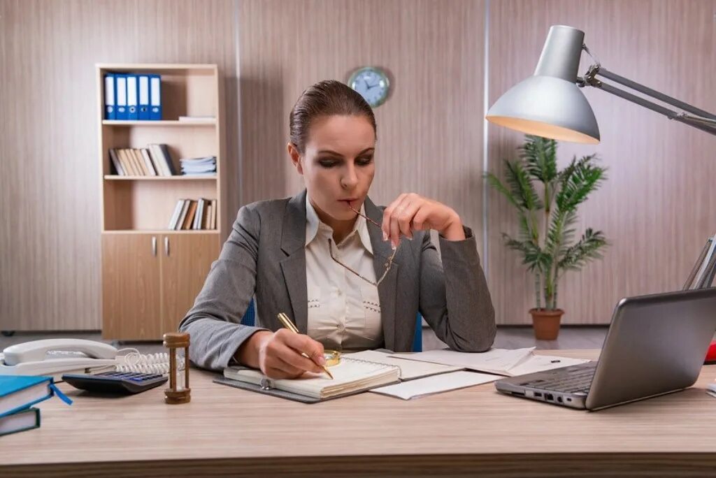 Бухгалтер поступление. Экономика и бухгалтерский учет. Профессия бухгалтер. Бухгалтер поступление. Особенности работы бухгалтера.