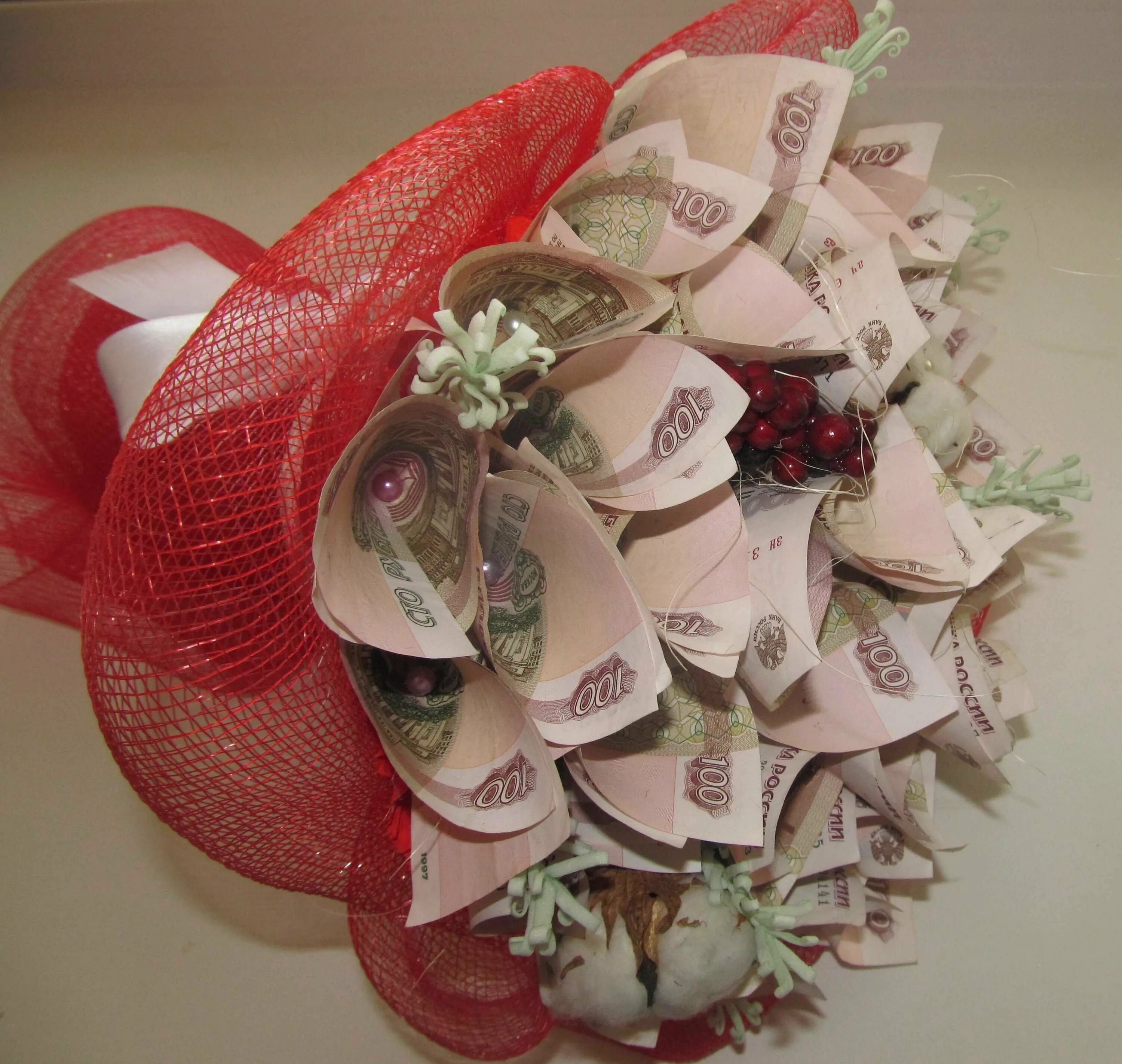 оригинальный денежный подарок. деньги в подарок. как оригинально подарить денежки. оригинальный подарок деньгами. креативный подарок деньгами.
