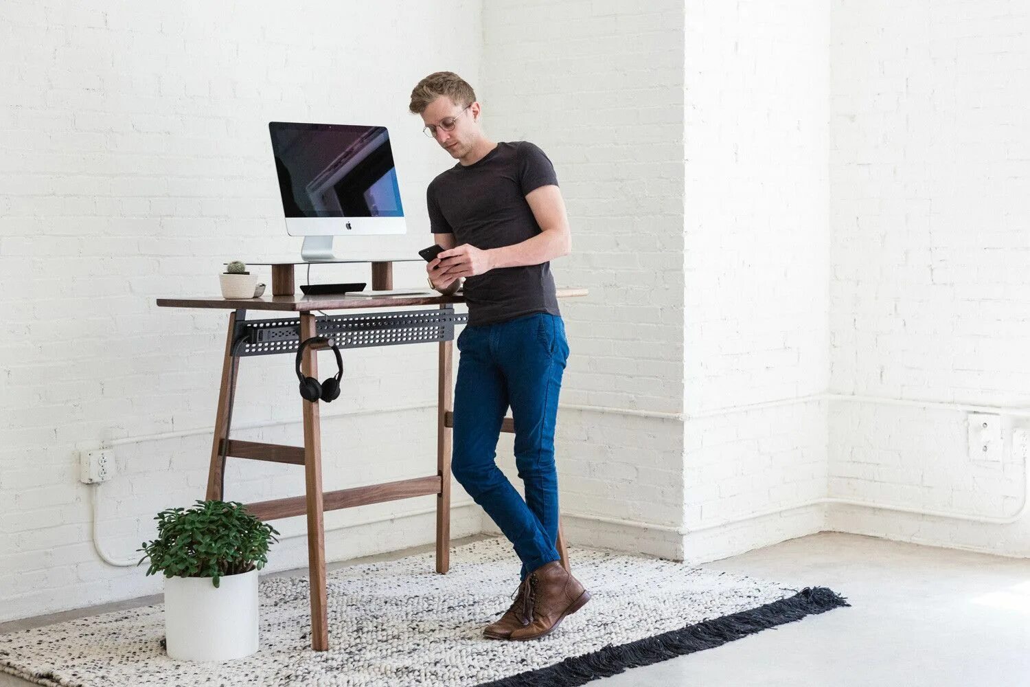 Desk stands. Standing Desk. Standing Table. Yamaguchi standing Desk. Stand-up столы.