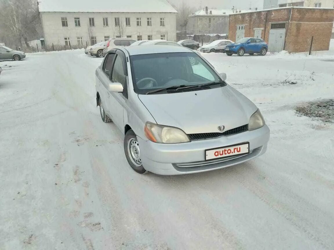 Платц 2000 года. Toyota Платц 2000. Тойота Platz 2000-2005. Тойота 2000 года плац Платц. Машина Тойота Платц 2000 года.