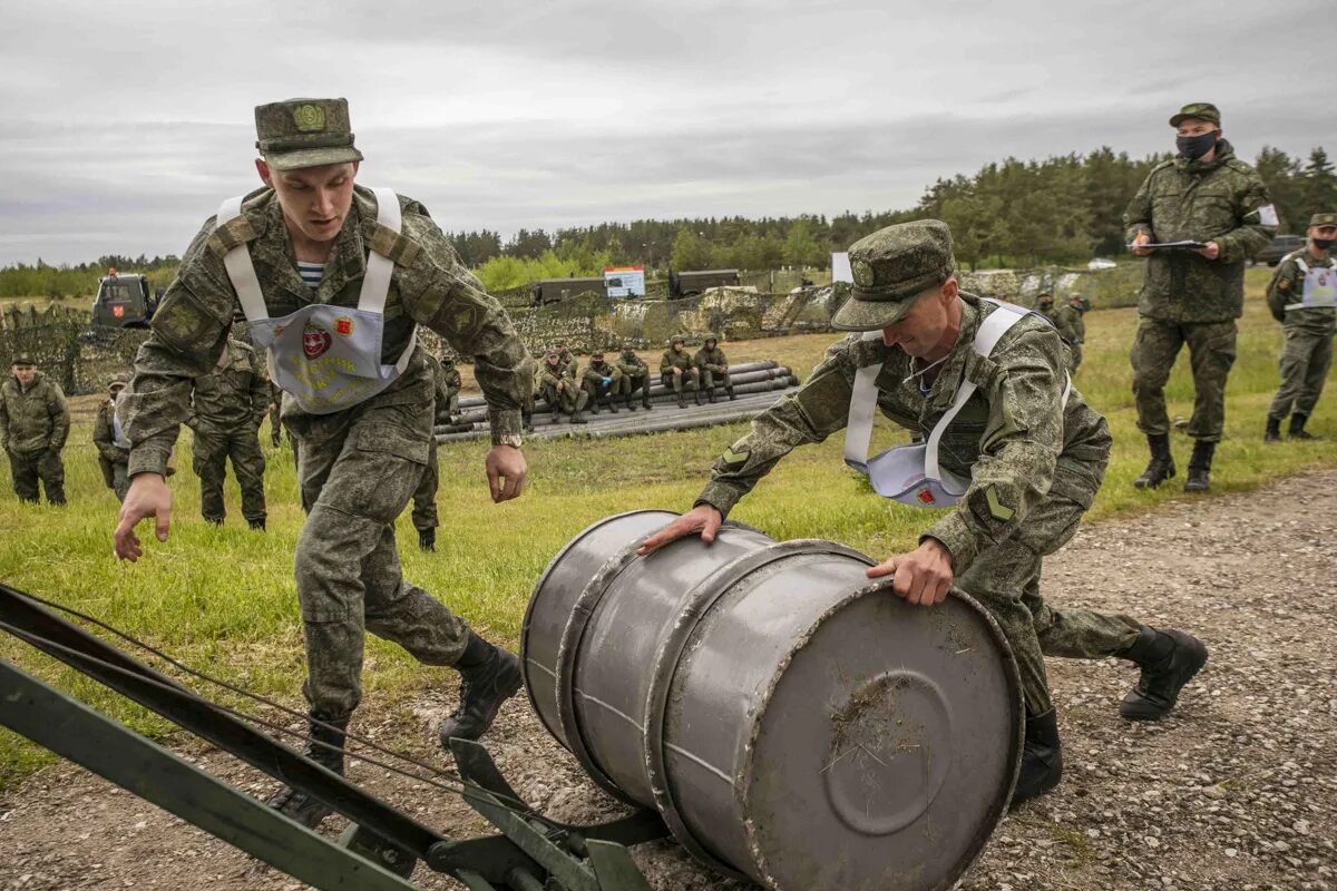 Горючие вс рф. Начальник службы горючего Западного военного округа. Начальник службы ГСМ ЗВО. Армейский запас 2021 ГСМ. Войска службы горючего.