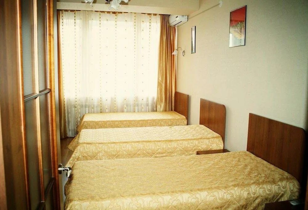 Гостиница paris озерск. Гостиница париж семенов нижегородская область. Отель париж город семенов. Отель париж город семенов. Отель париж семенов нижегородская область.