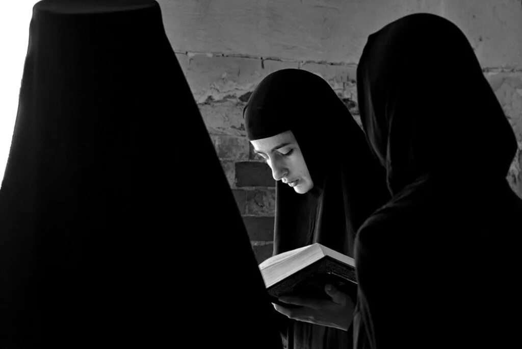 Флавия мусульманская монахиня. Православная монахиня черница христова невеста. монахини невесты христовы. монахиня молится. монах и монахиня.