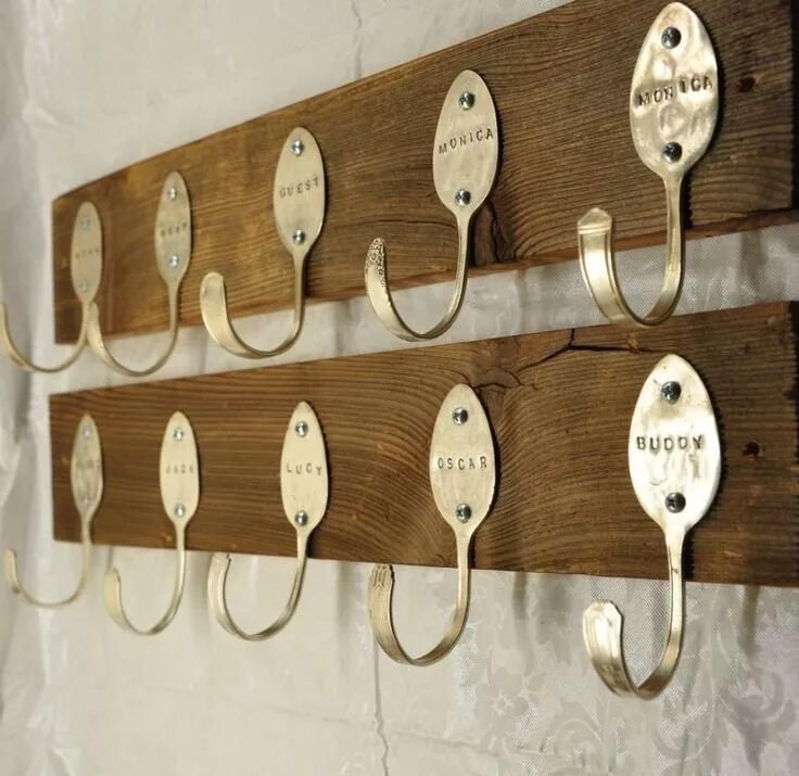 Что можно сделать из старой вешалки Про заколки Baby mobile, Hanger, Clothes hanger