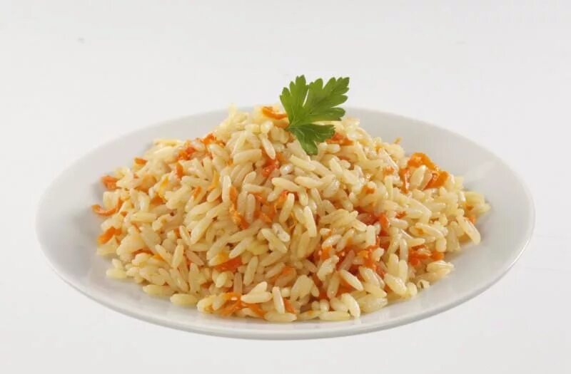 Рис припущенный с морковью. Рис с морковью и луком. Рис с морковью на гарнир. Рис отварной с луком и морковкой. Рис без моркови