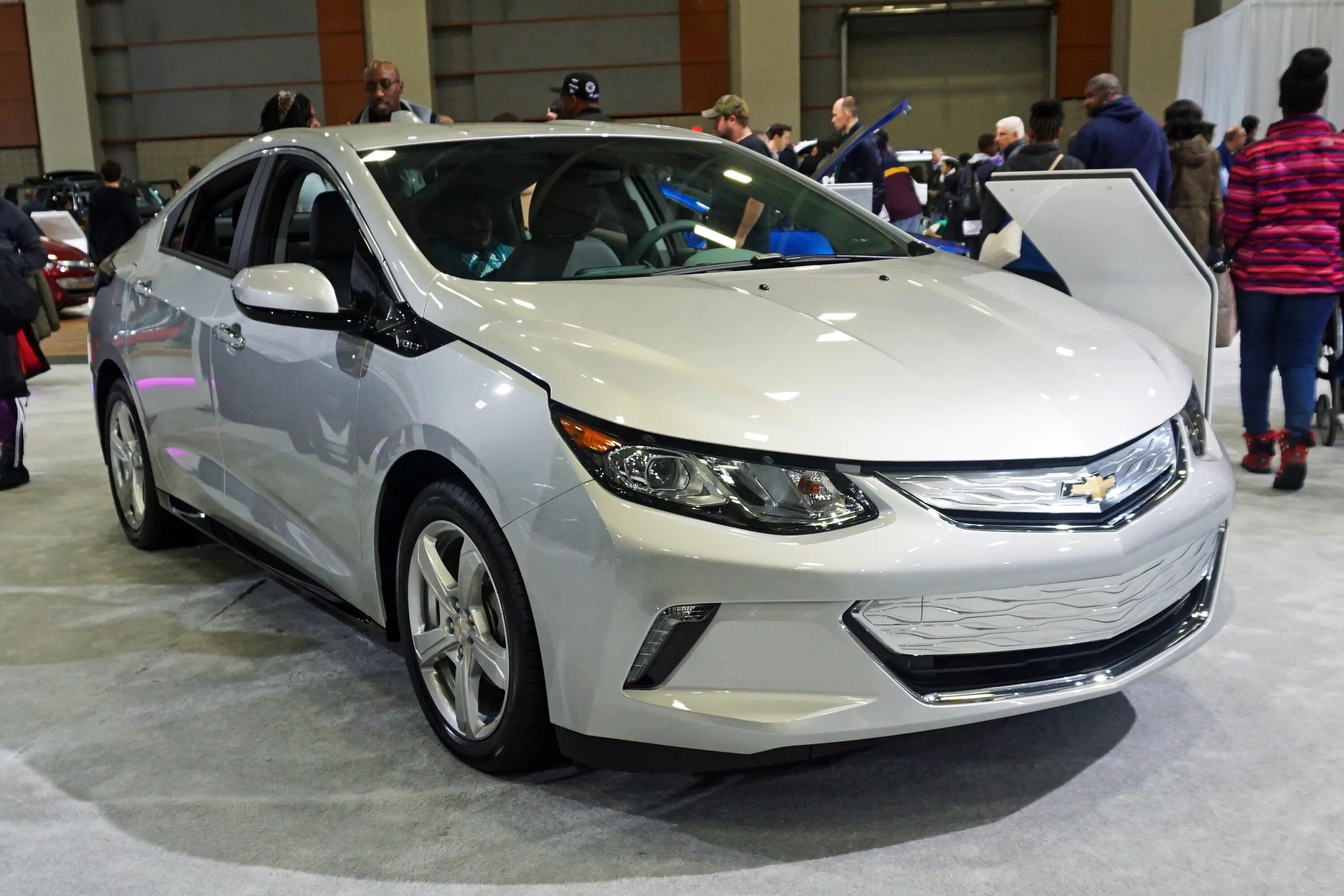 Volt 2017. Chevrolet Volt 2020. Шевроле вольт 2020. Chevrolet Volt 2017. Chevrolet Volt 2022.