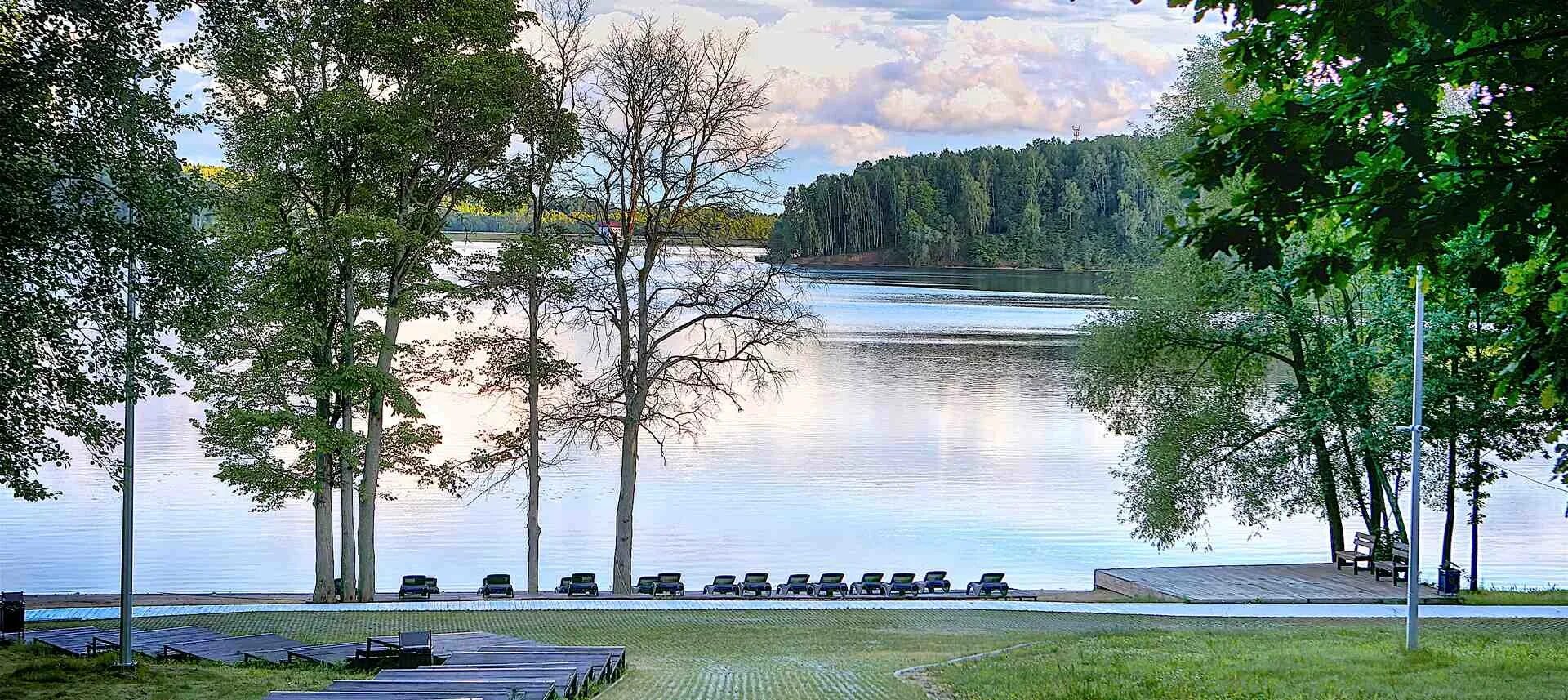 База отдыха босиком на истринском водохранилище. База босиком на истре. Поселок гидроузел истринский район. Гидроузел куйбышева истра. Посёлок гидроузла имени куйбышева.