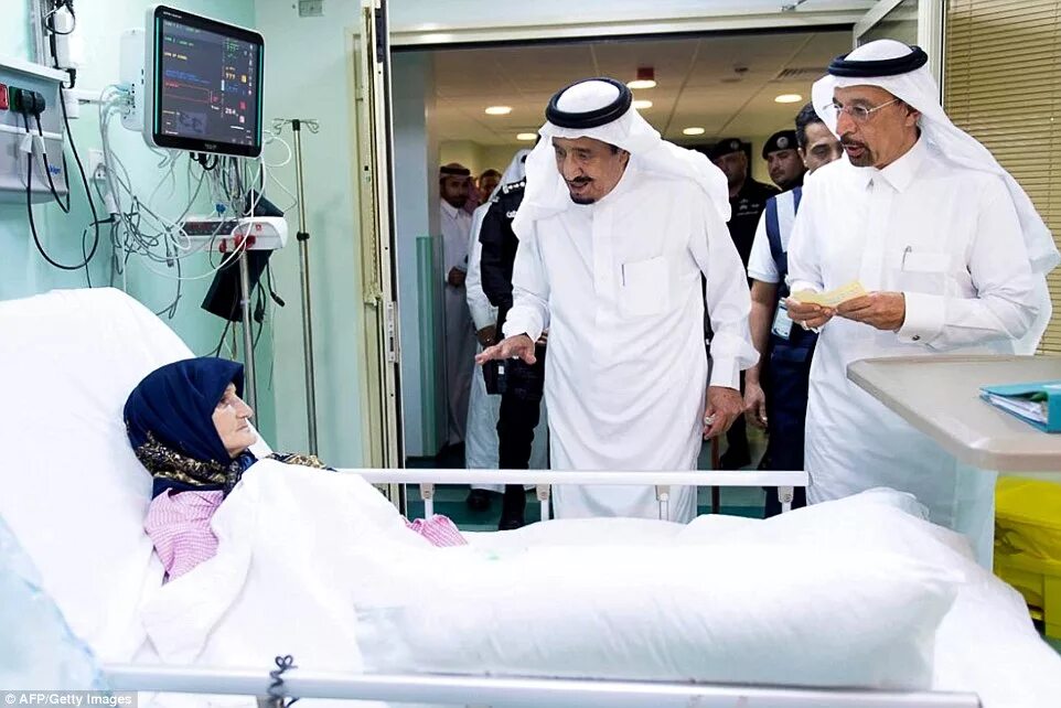 Катар медицина. Король Саудовской Аравии в Мекке. Саудовская Аравия больница.