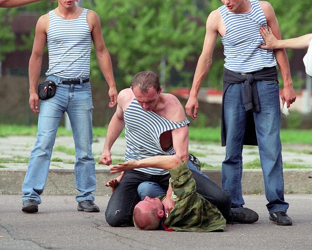 Пьяные ВДВШНИКИ. ВДВ бухают. ВДВ алкаши.