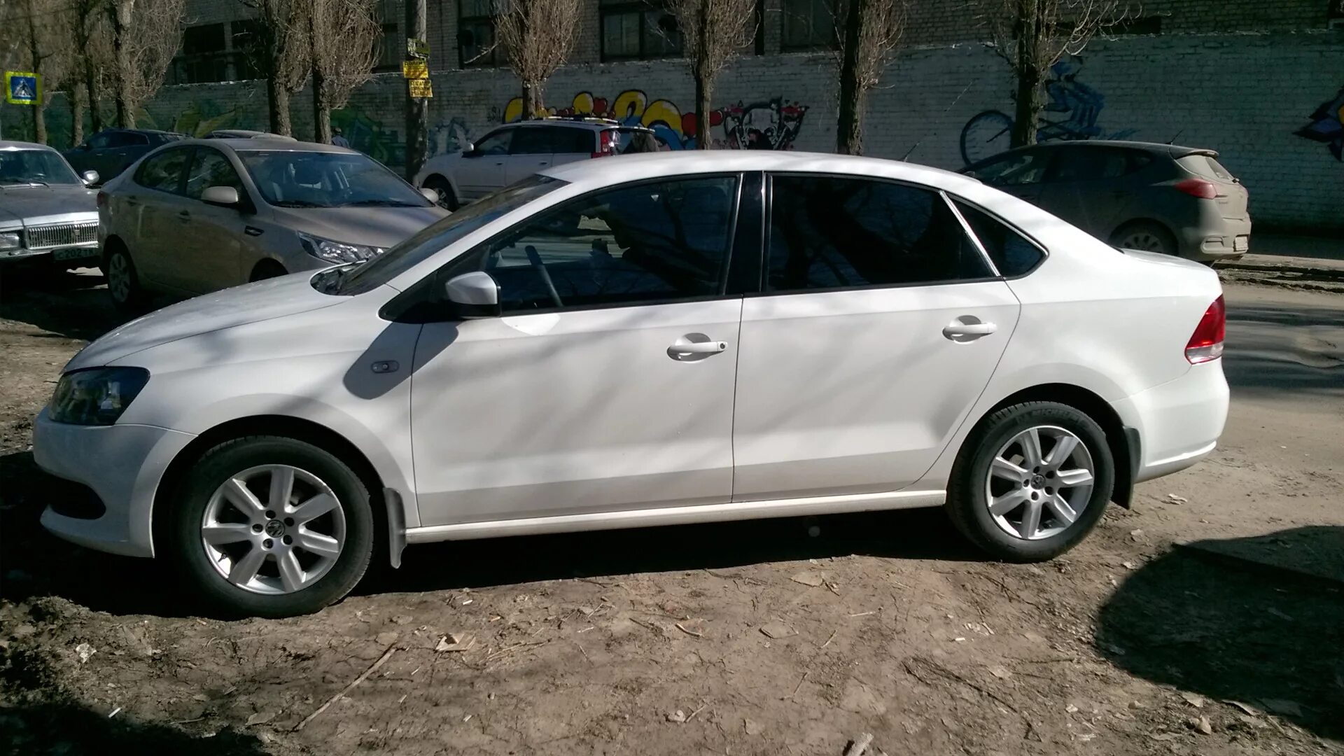 Резина 195/60 r15 на поло седан. 195/65 r15 polo sedan. 195/60 r15 на поло. 195 60 r15 polo. Поло 195 60 15.