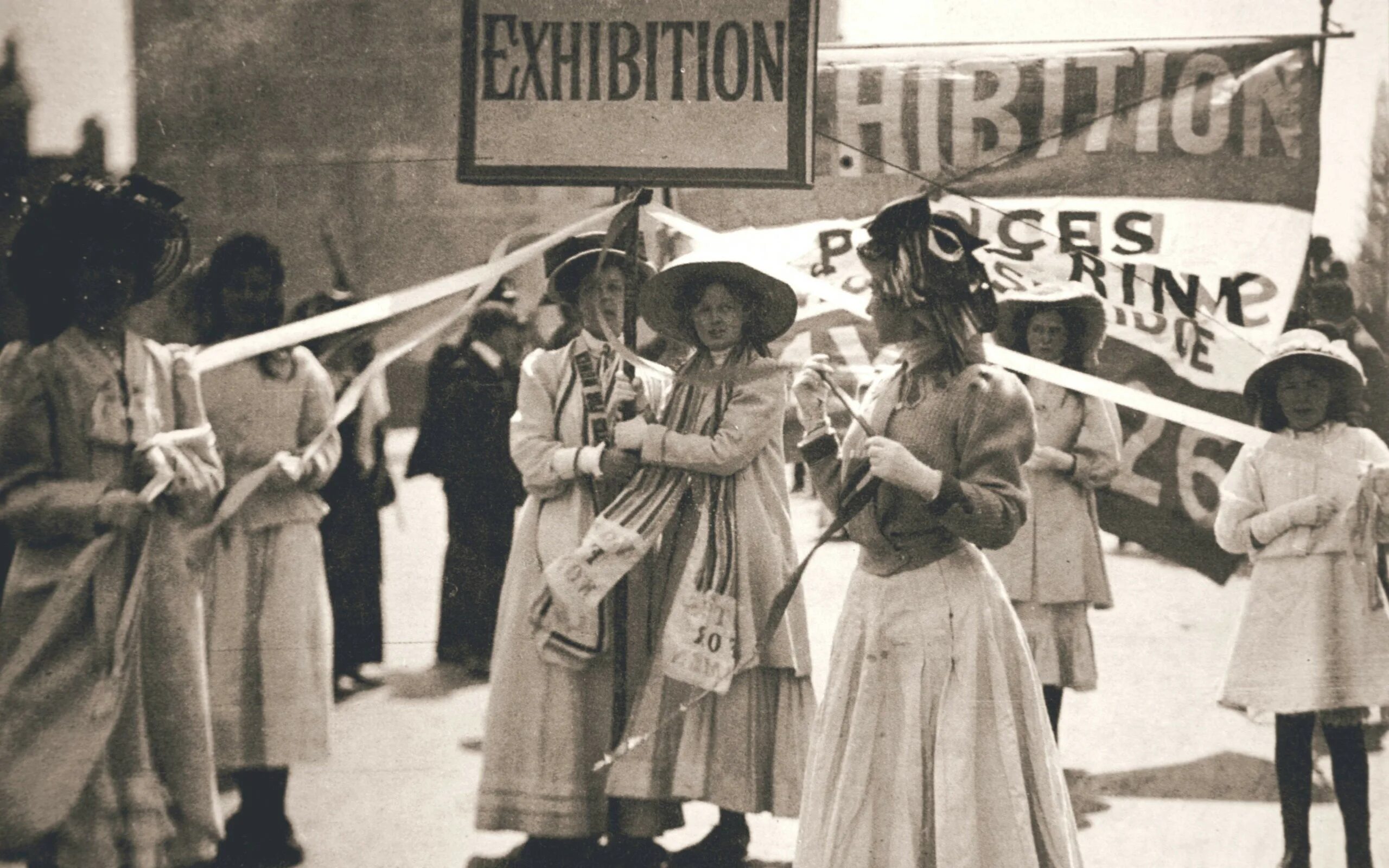 History march. Суфражистки 1908.