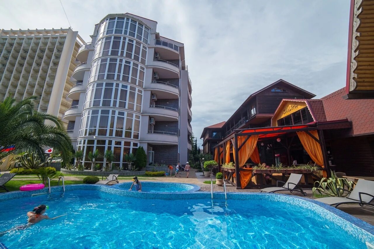 адлер гостевой дом династия 2. гостиница три пальмы адлер. гостиница пальма адлер. тюльпанов. адлер сияние гостевой дом.