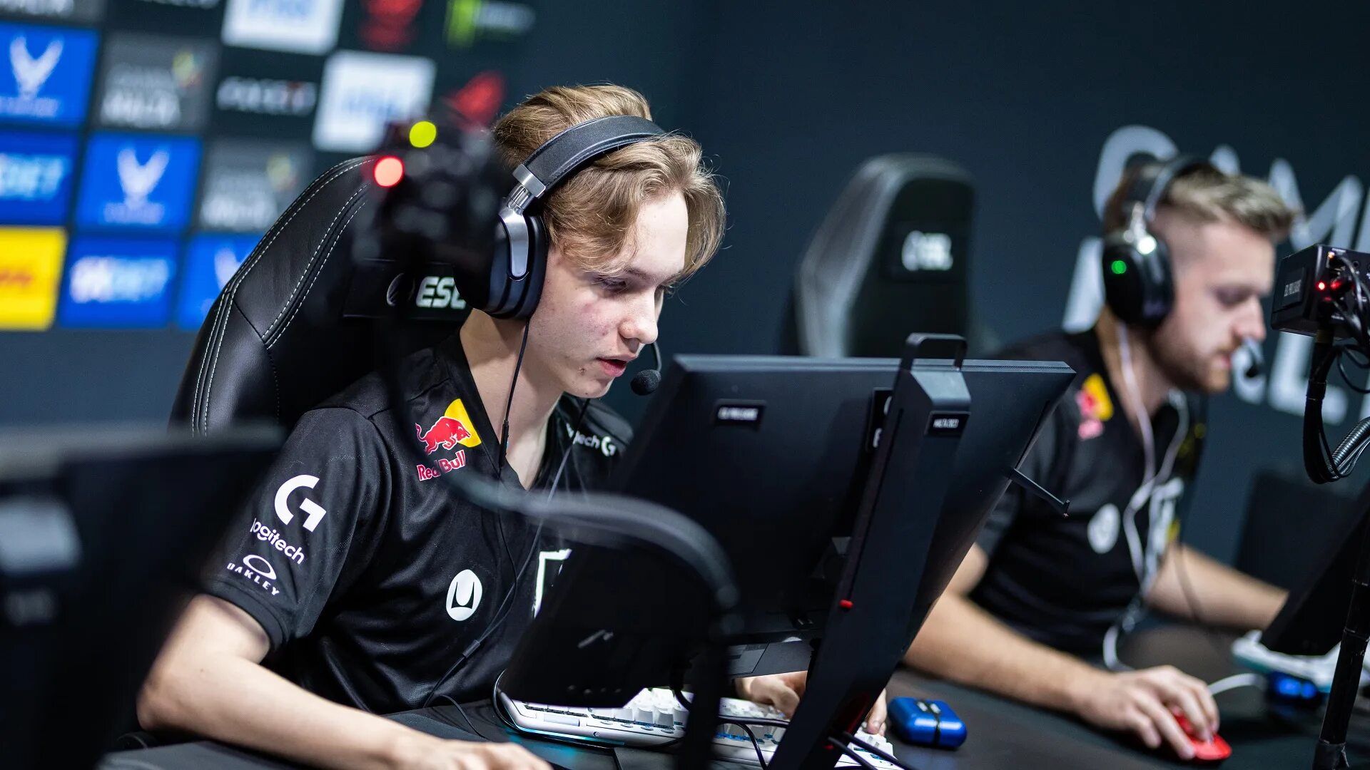 M0nesy cloud9. G2 киберспорт. m0nesy g2. s1mple cs go 2025. симпл 2025 нави.