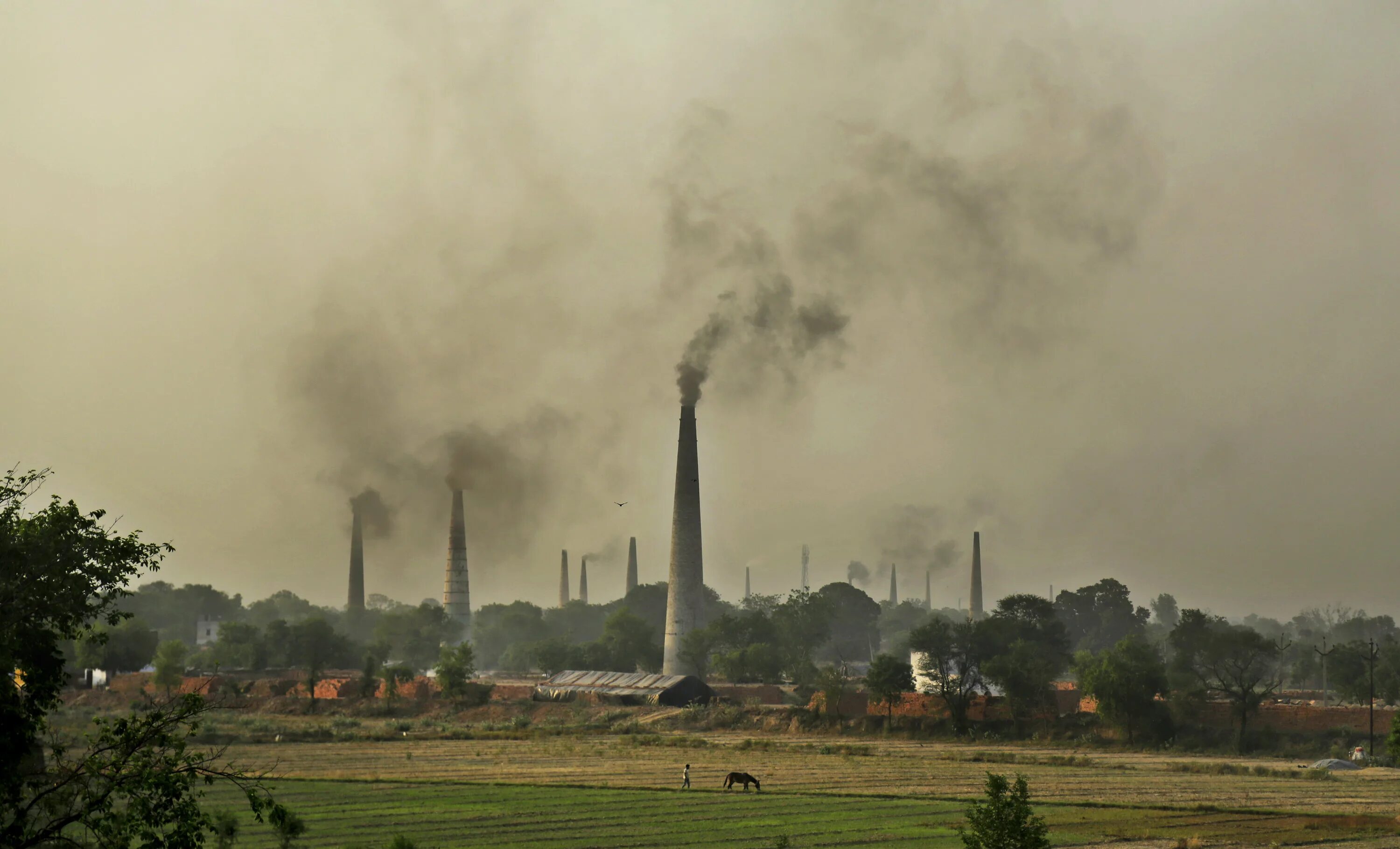 Bad pollution. Загрязнение воздуха. Загрязнение воздуха в Индии. Загрязнение атмосферы в Индии. Пакистан загрязнение воздуха.