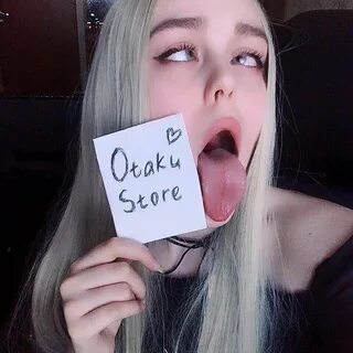 Девушки с сигной