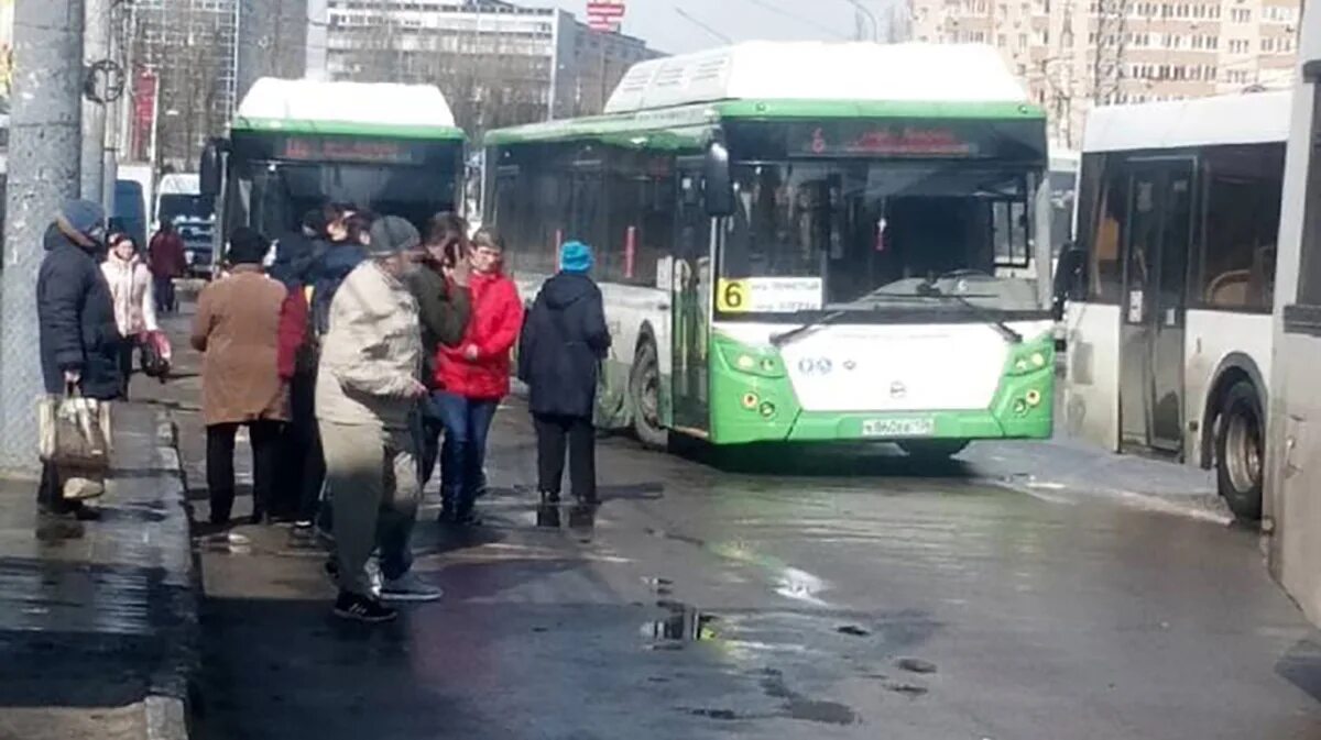 Авария в Воронеже с автобусом. Авария с маршруткой в Воронеже на левом берегу.