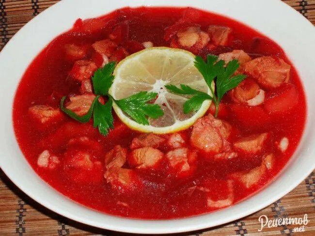 борщ с маслинами. в борщ добавляют лимонный сок?. в борщ добавляют лимон. лимон в борщ когда добавлять. фото борща с лимончиком.