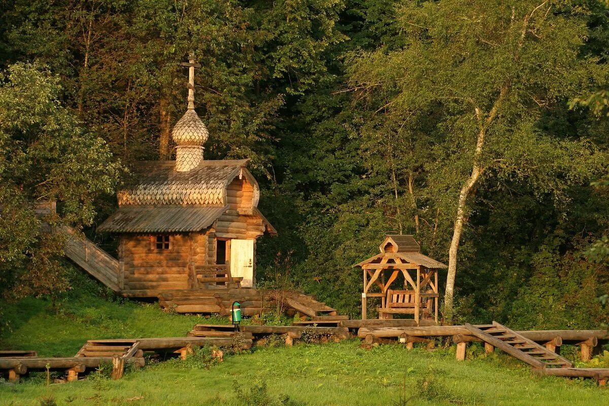 Источник интересная россия. Родник Сергия Радонежского Гремячий ключ. Сергиев Посад Родник Гремячий ключ. Сергиев Посад Святой источник Сергия Радонежского.