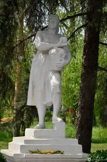 Памятники города волжска