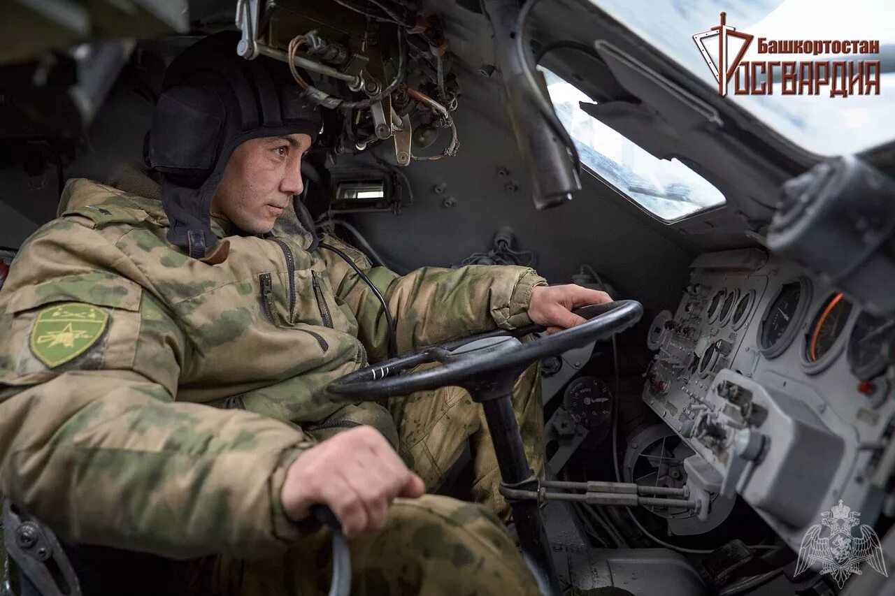 БТР 82 механик водитель. БТР-82а Росгвардии. Механик водитель БТР. Водитель БТР. Механики водители на сво