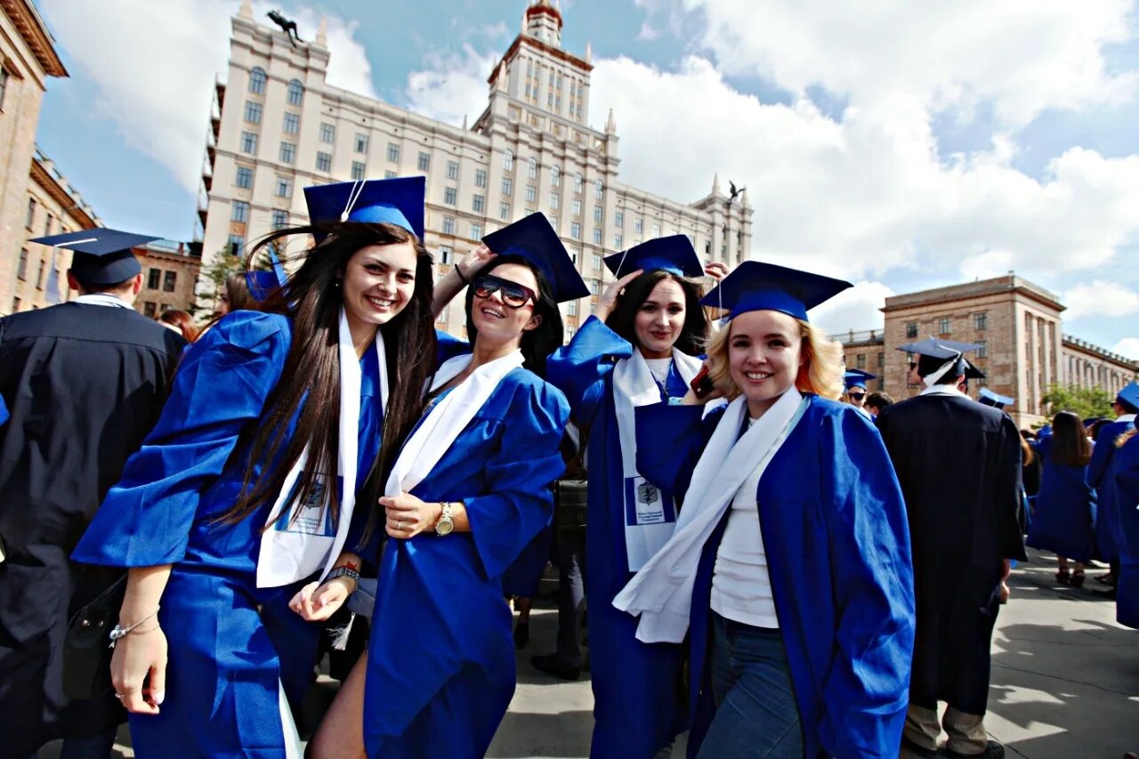 Выпускники международных отношений