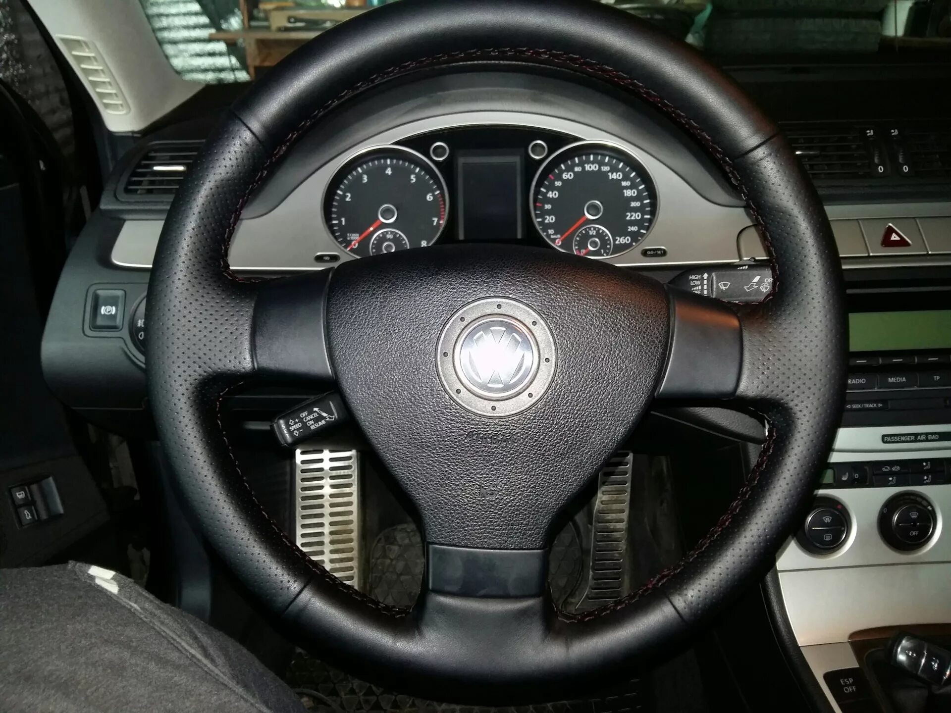Замена простого руля на мультируль от Б7 - Volkswagen Passat Variant (B6), 2 л, 