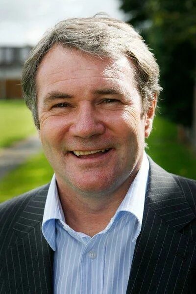 Robert houghton. Robert houghton. Джон войт и берт рейнольдс. Robert true houghton. Robert houghton.