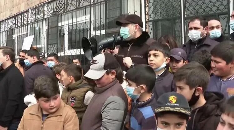 Против блокады. Митинг в Степанакерте. Блокада Арцаха. Митинги в Азербайджане. Забастовка в Степанакерте.