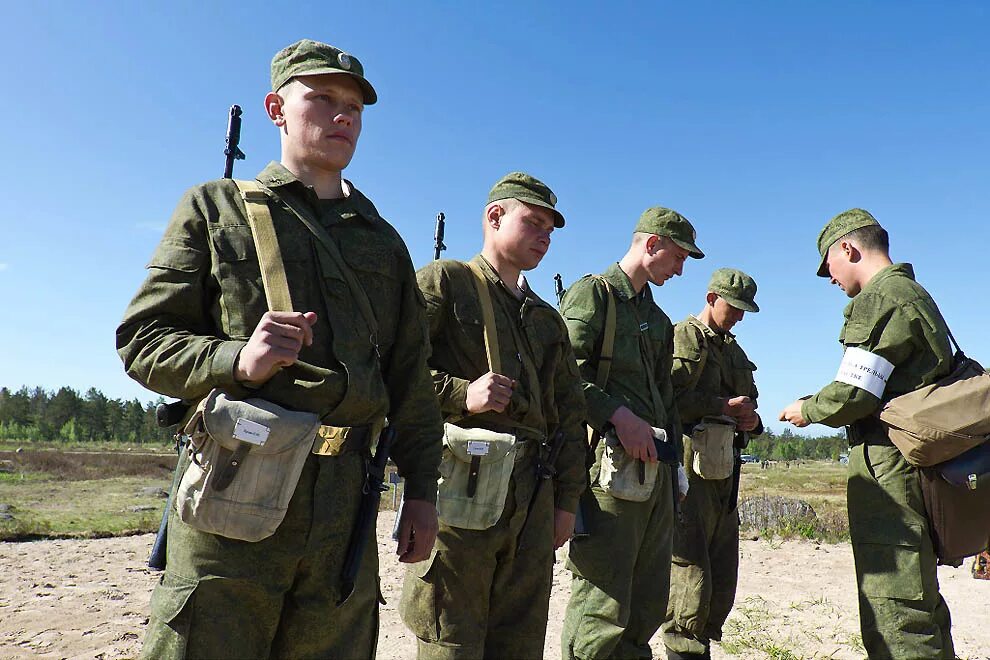 Военные сборы начало. Солдат Российской армии. Солдаты на полигоне. Полевая форма Военная. Военный Строй.