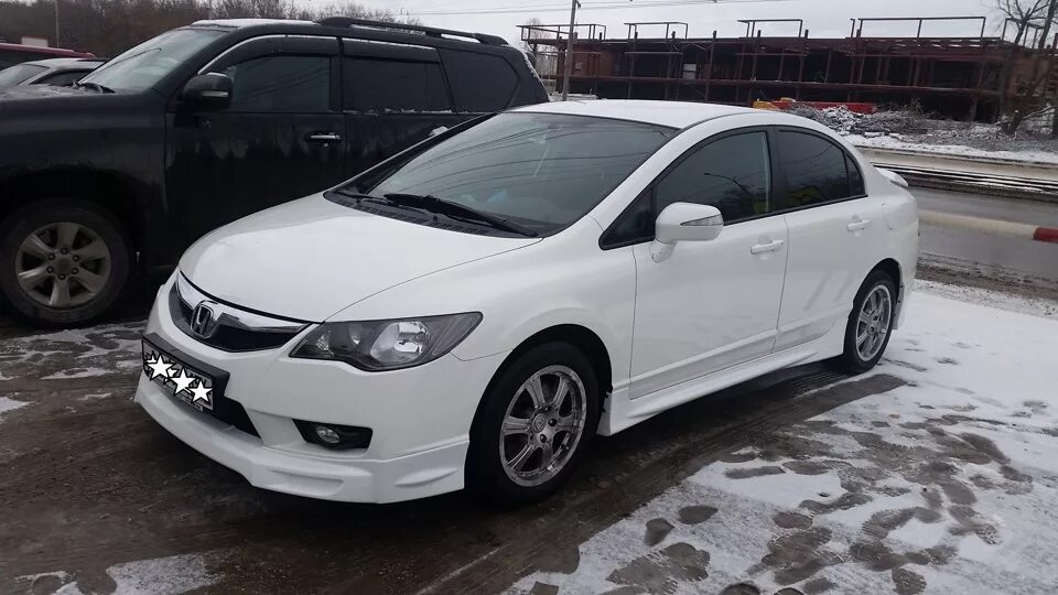 Купить хонду в пензе. Honda Civic 4d modulo. Honda Civic 4d обвес modulo. Civic 4d Рестайлинг modulo. Хонда Цивик 4д Mugen белая.