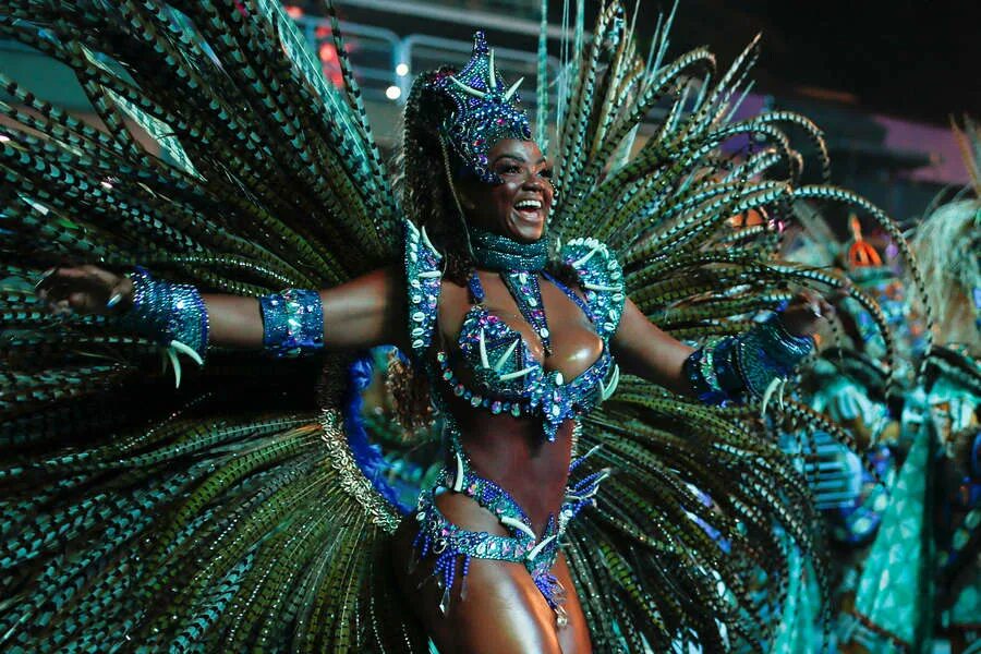 Карнавал в Рио-де-Жанейро (бразильский карнавал). Карнавал в Бразилии 2022. Бразилия фестиваль Рио де Жанейро. Rio Carnival 2022.