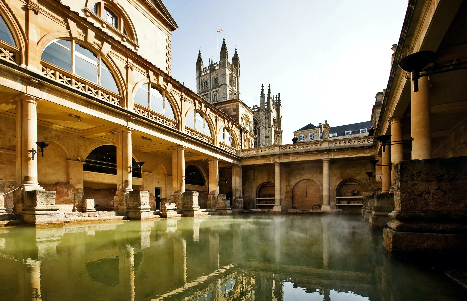 Bath the historic city in somerset. Бат Сомерсет Англия. Бат курорт в Англии. Bath город в Англии. Римские бани в бате Великобритания.