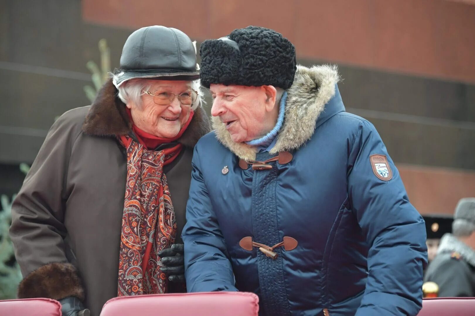 Пенсионный возраст новости правительство. Пенсионеры в России. Русские пенсионеры. Довольные пенсионеры. Пенсионеры фото.