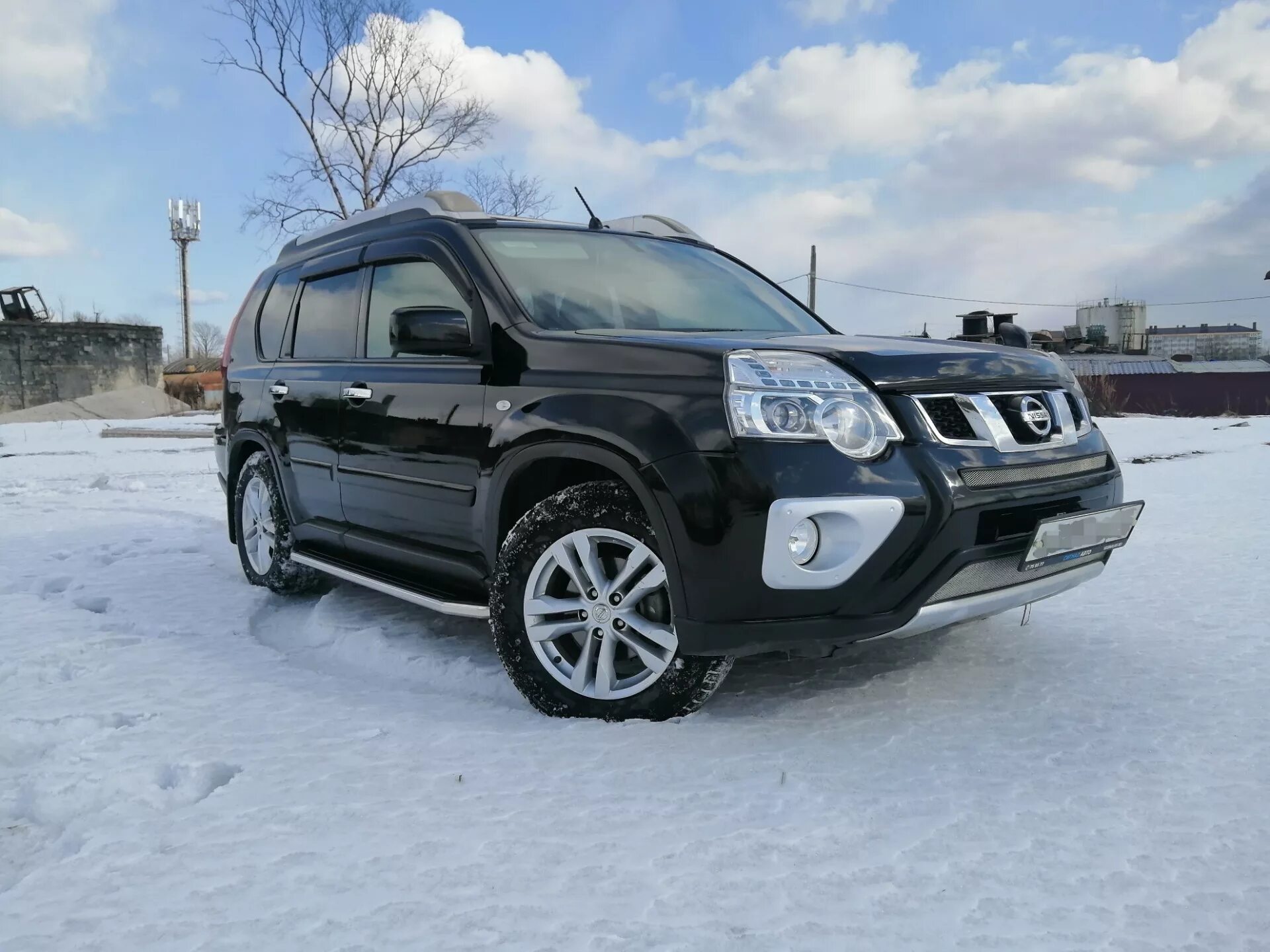 Авито купить x trail. Nissan x-Trail 2013. Ниссан х-Трейл 2013 года. Ниссан х-Трейл в 110 ок 47. Пороги х Трейл 2013.