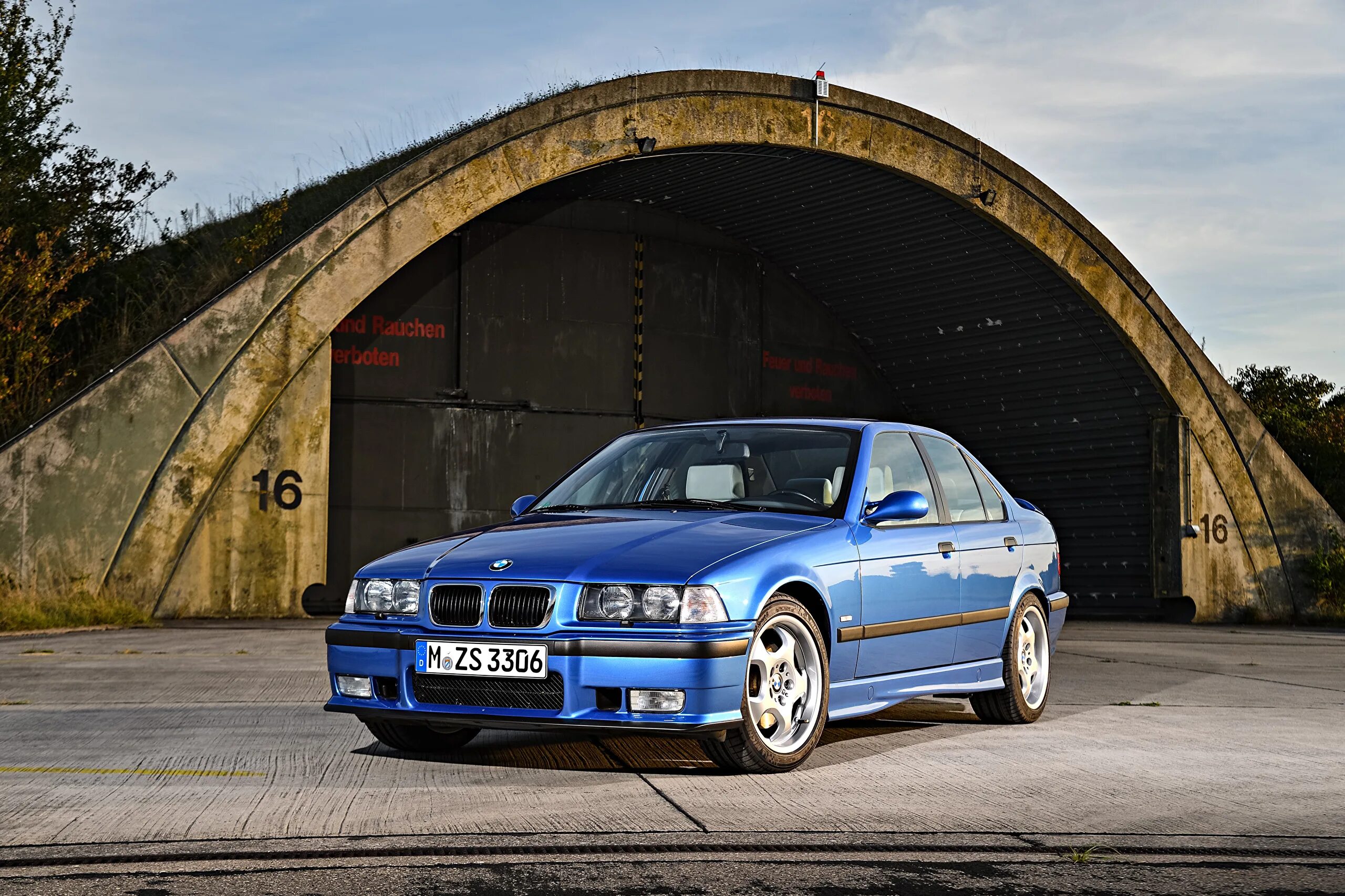 Бмв м 35. Bmw 3 e36. бмв м3 е36. bmw m3 e36 sedan.