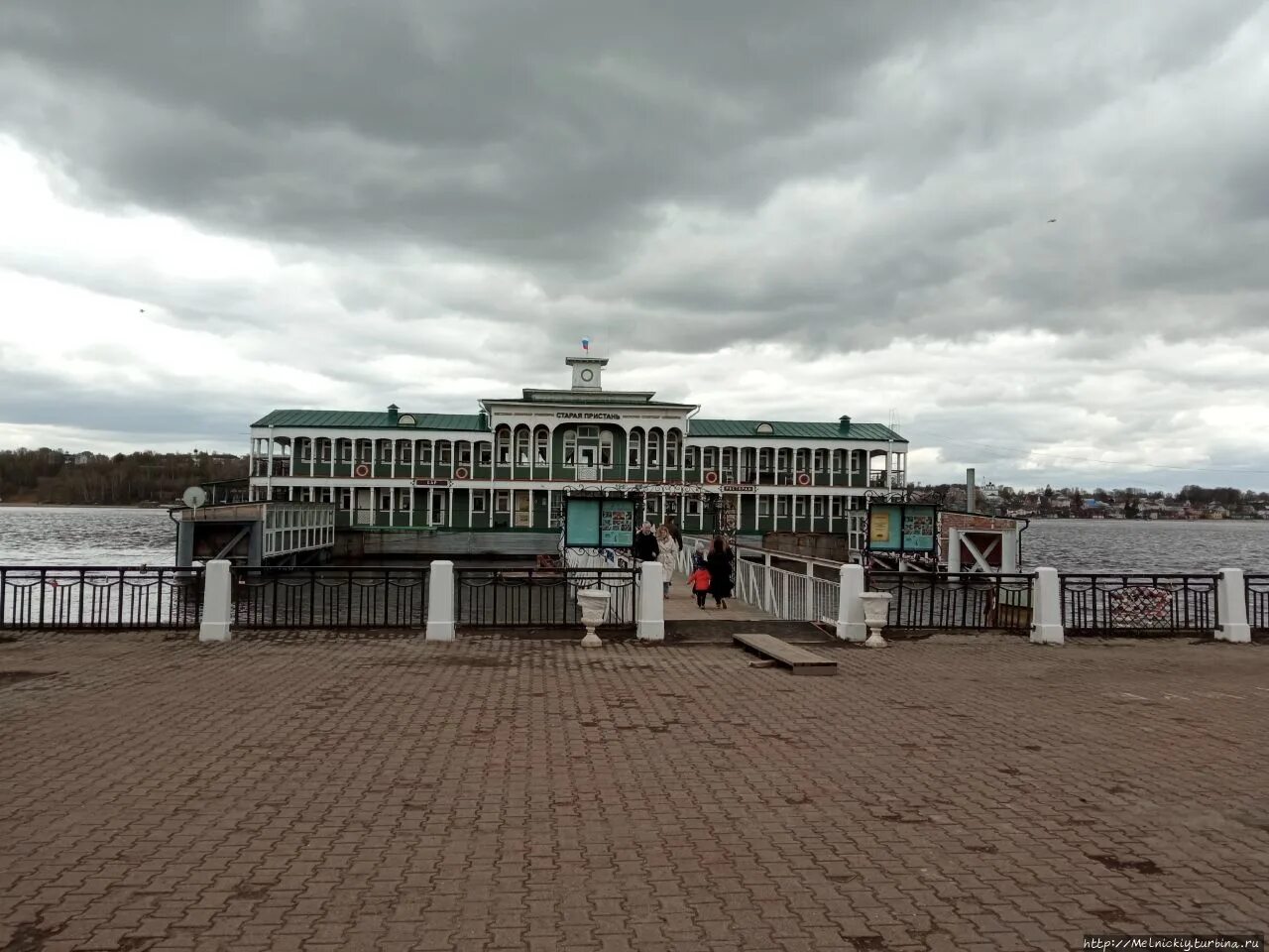 Запорожье, деревня старая пристань. Старая пристань база отдыха цимлянск. Старая пристань подольск. Самарская пристань ессентуки ресторан. Старый причал кострома.
