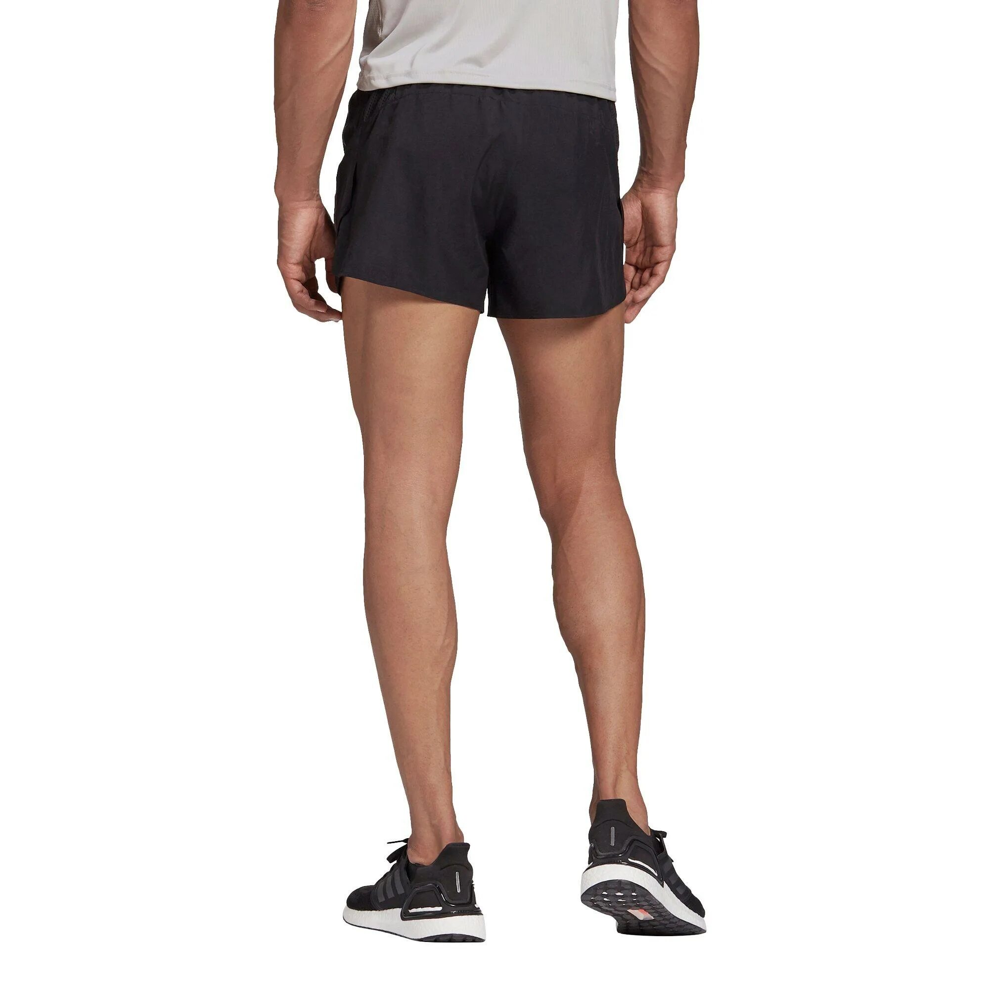 Adidas split short. Шорты мужские с вырезом сбоку. Мужские шорты с разрезами. Шорты toto line reach swim. Шорты с вырезами по бокам.