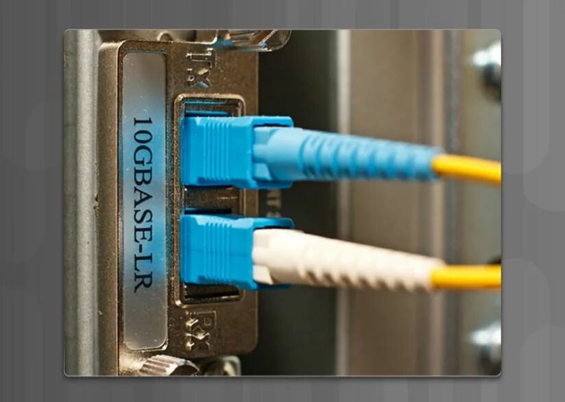 Оптический кабель для интернета. Оптоволоконный кабель в Cisco. Интернет провода оптоволокно оранжевый. Оптический кабель для интернета крупным планом.