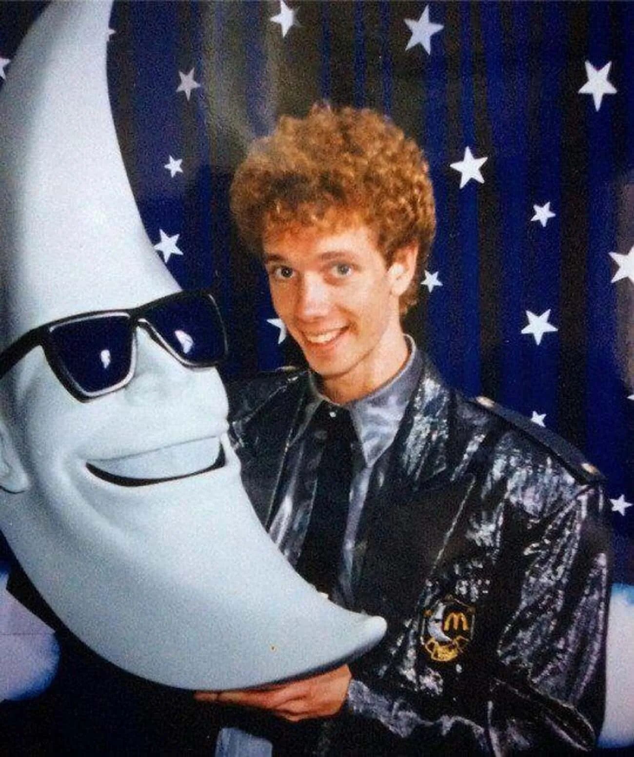 Who will i be tonight. Даг джонс актер. мак тунайт. mac tonight mask. moonman.