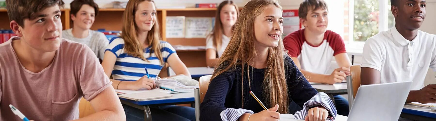 Университет yale сша. Британцы молодежь. Популярные английские подростки. Англия для детей. Зак эфрон фото.