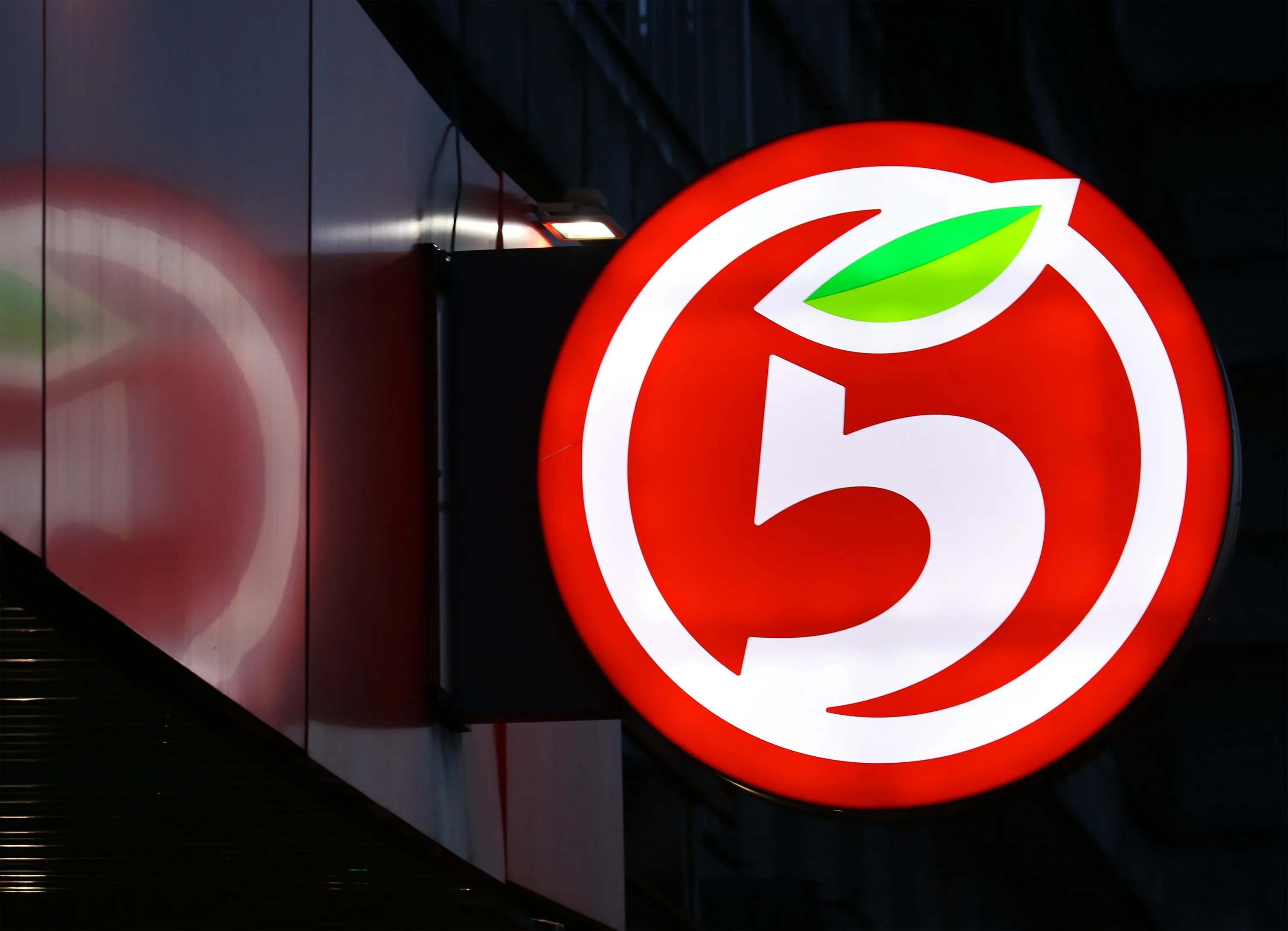 Пятерочка. Пятёрочка. Преимущества и недостатки франчайзинга пятерочки. Пятерочка спонсор программы. Ка5ка.