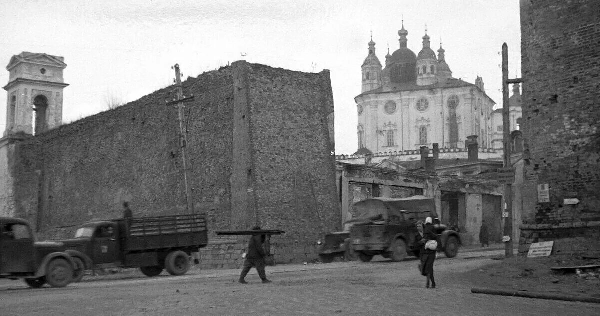Смоленск 1941 год. Оккупация смоленска в 1941-1943. смоленск успенский собор оккупация. смоленск 1941. оккупированный смоленск 1941.