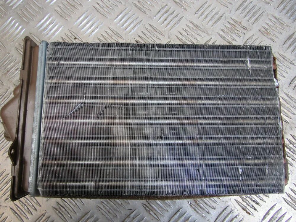 Радиатор печки додж. 4. Радиатор печки на додж рам 1500 2004. Радиатор печки додж караван 2. Радиатор печки додж.